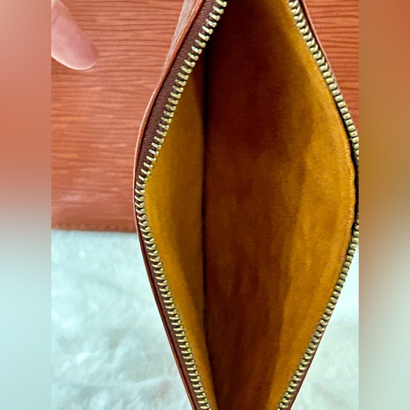 Louis Vuitton Vintage Tan Epi Leather Sac d'Epaule Bucket Shoulder Bag - Picture 12 of 16